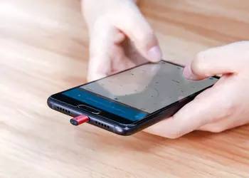 USB-С пульт Baseus, позволяющий управлять домашней техникой со смартфона