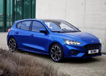 Ford троллит Tesla: глава компании сообщил о выпуске 7000 машин за 4 часа