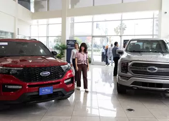 Ford, вслед за Hyundai, начал продажу автомобилей с пробегом на Amazon