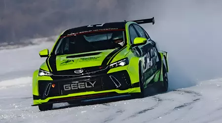 Geely has revealed its first methanol-powered racing car