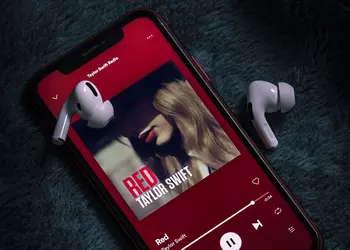 Apple Music now supports dynamic head tracking in Spatial Audio