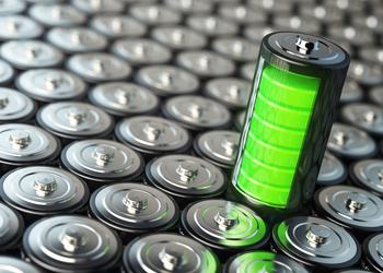 Учёные создали аккумуляторы из алюминия и графена, которые служат дольше и заряжаются в 60 раз быстрее литий-ионных
