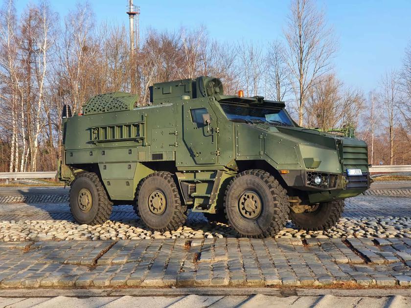 Чехия получила первую партию бронированных автомобилей TITUS на шасси Tatra 6×6