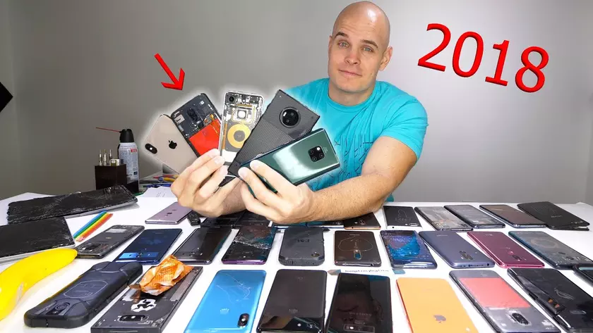 JerryRigEverything назвал фаворитов и аутсайдеров среди смартфонов 2018 года