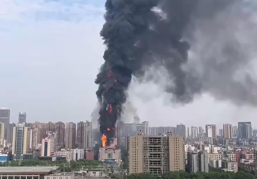 China Telecom skyscraper burned down in 20 minutes, it was storing 35 tons of fuel for servers
