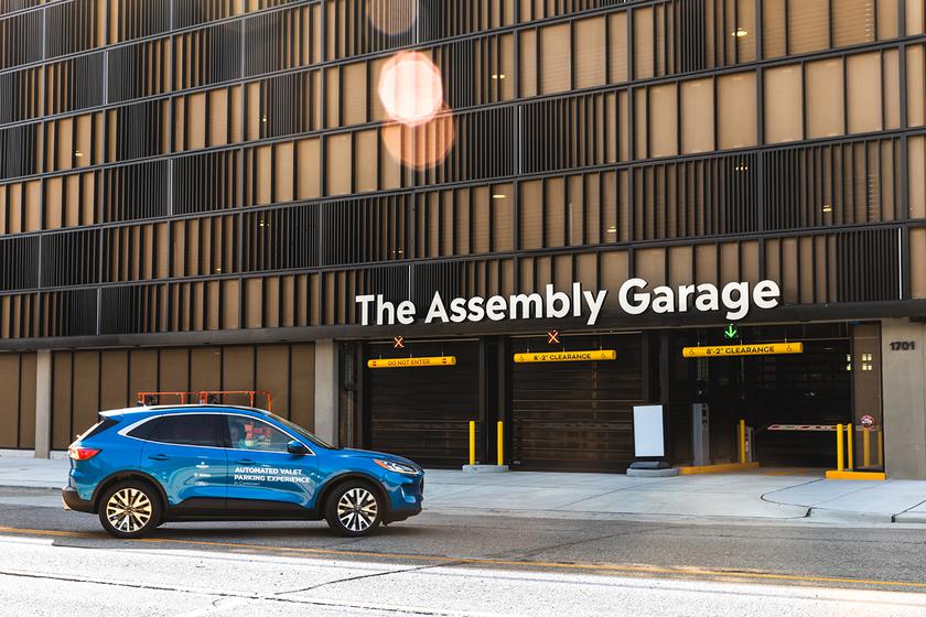 Ford и Bosch тестируют полностью автоматический паркинг для умного города