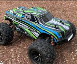 YONCHER YC380 PRO 1:16 Brushless Auto RC veloce