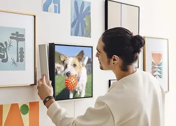 Samsung представила HW-LS60D/ZA Music Frame: беспроводная колонка в виде рамки для фотографий с поддержкой Dolby Atmos, Spotify и Tidal