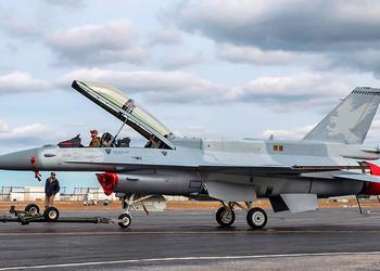 Lockheed Martin показала первый истребитель F-16 Viper Block 70/72, созданный на новом предприятии в Южной Каролине
