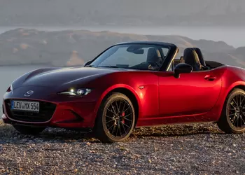Mazda допускает, что MX-5 сохранит ДВС благодаря синтетическому топливу