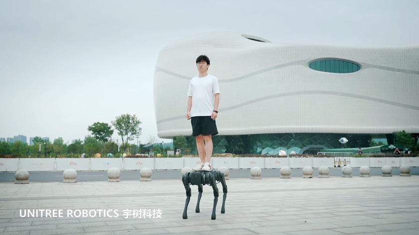 В Китае испытали робота-собаку Unitree B1, который умеет ходить под водой и переносить грузы весом более 100 кг (видео)