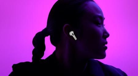 Słuchawki AirPods 4 otrzymają dwie wersje, redukcję szumów, port USB-C i funkcję aparatu słuchowego