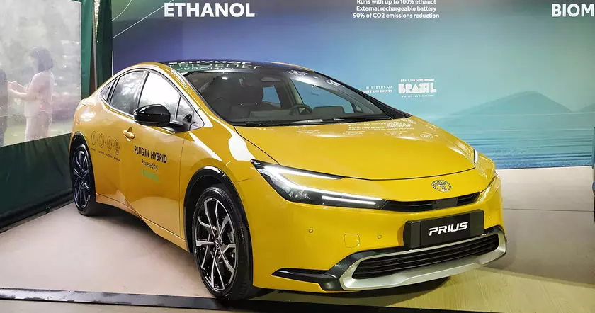 Toyota Prius PHEV Goes Green with Ethanol Boost