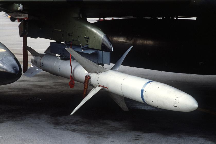 ВСУ используют противорадиолокационные ракеты HARM в модификации AGM-88B Block III с обновлённой головкой самонаведения
