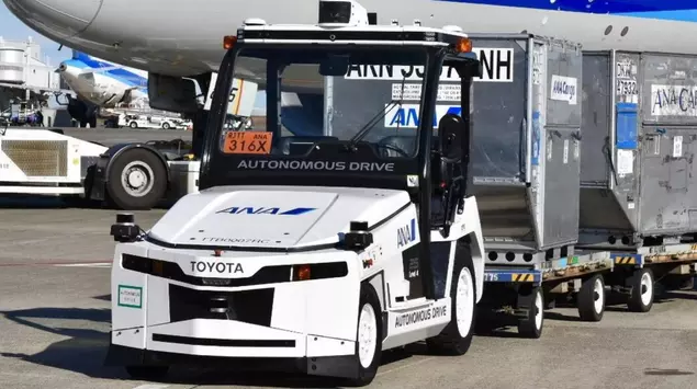 Toyota driverless tractors begin baggage transport ...