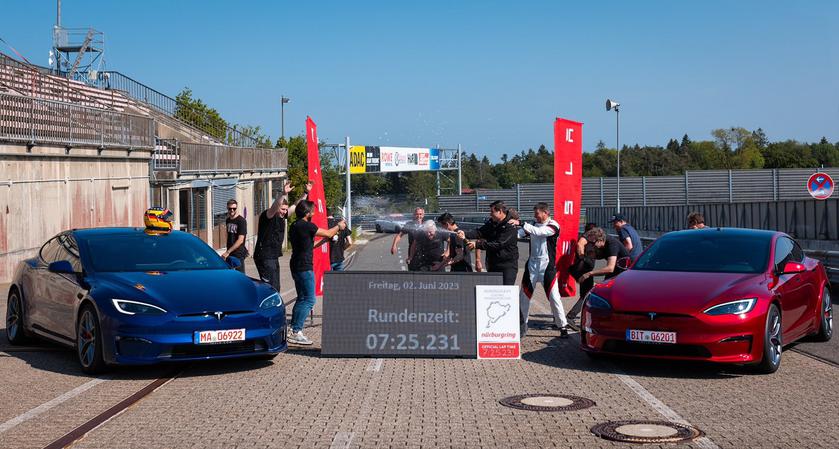 Tesla Model S Plaid установила новый рекорд на трассе в Нюрбургринге, обогнав Porsche Taycan Turbos S на 8 секунд