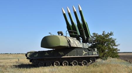 L'Ukraine et les États-Unis ont créé le système de défense aérienne FrankenSAM, basé sur le système SAM Buk, qui peut lancer des missiles RIM-7 Sea Sparrow.