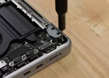 Специалисты iFixit разобрали новый MacBook Pro, следуя инструкциям Apple для самостоятельного ремонта. Но отремонтировать его по-прежнему сложно