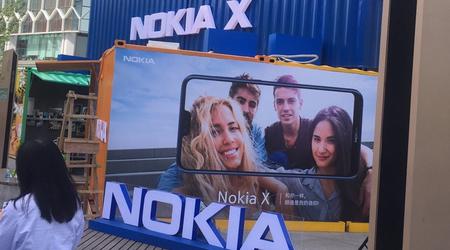 HMD showed a smartphone Nokia X (X6) with a "bang" and a dual camera