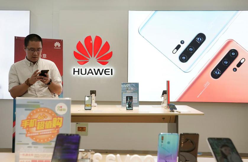 Huawei уже отгрузила 1 миллион смартфонов для тестирования собственной ОС