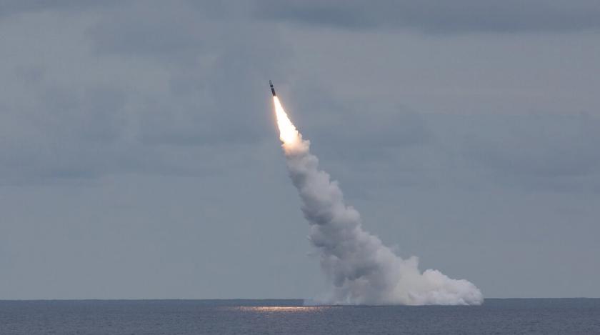 Ukraińskie siły obrony przeciwlotniczej zestrzeliły dwa pociski manewrujące Kalibr o wartości prawie 2 000 000 USD wystrzelone z rosyjskiego okrętu podwodnego na Morzu Czarnym
