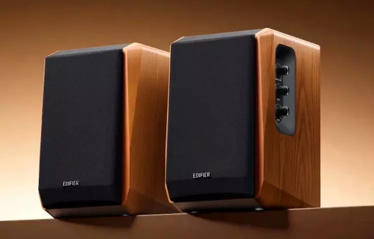 Представлені недорогі колонки Edifier R1000TC II, ...
