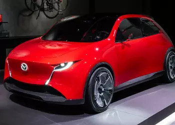 Друг водителя: Mazda представила маленький хэтчбек Vision X-Compact