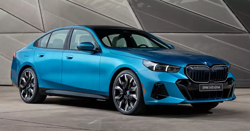 A Deeper Dive into the BMW 540i xDrive Legacy Edition: Tech Meets Tradition