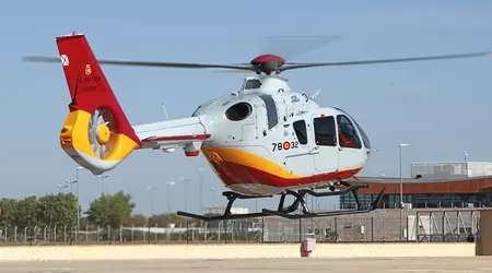 La marine espagnole a reçu son premier hélicoptère léger Airbus H135 dans le cadre d'un contrat de 195 millions de dollars.