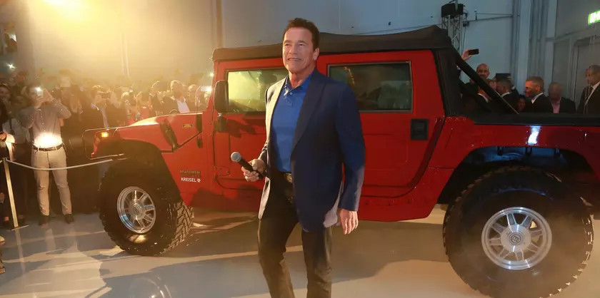 Арнольд Шварценеггер представил электрокар от Hummer