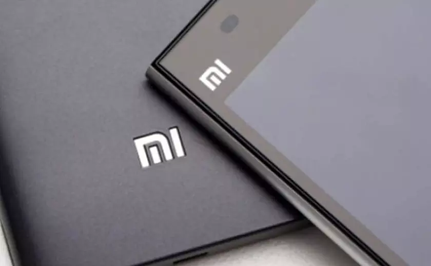 Xiaomi Pocophone F1 показал высокий результат в AnTuTu