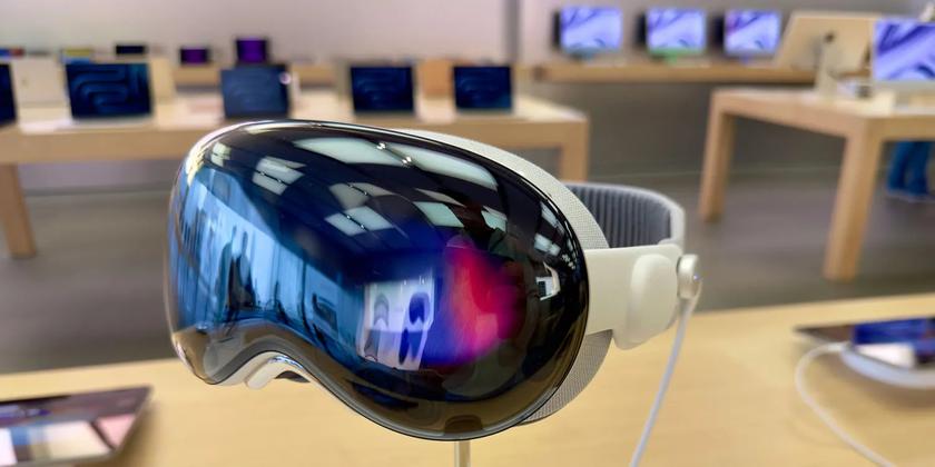 Apple разрабатывает более доступную версию своей гарнитуры Vision, которая будет требовать привязки к iPhone или Mac