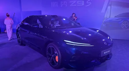 Denza Z9S: як BYD намагається переконати нас, що 5-метровий седан — це «компактно»