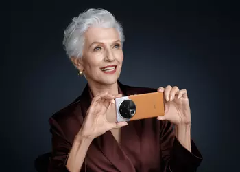 Ilon Musk's mum becomes OPPO ambassador and promotes Find X6 Pro smartphone