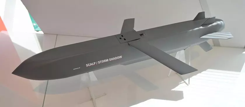 Великобритания объявила о новом пакете военной помощи для Украины, в который вошли ракеты Storm Shadow и защищённые автомобили Husky