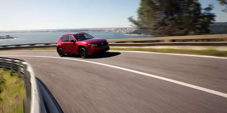 Mazda CX-5 игнорирует критику: японцы раскупили кроссовер в пять раз быстрее прогноза