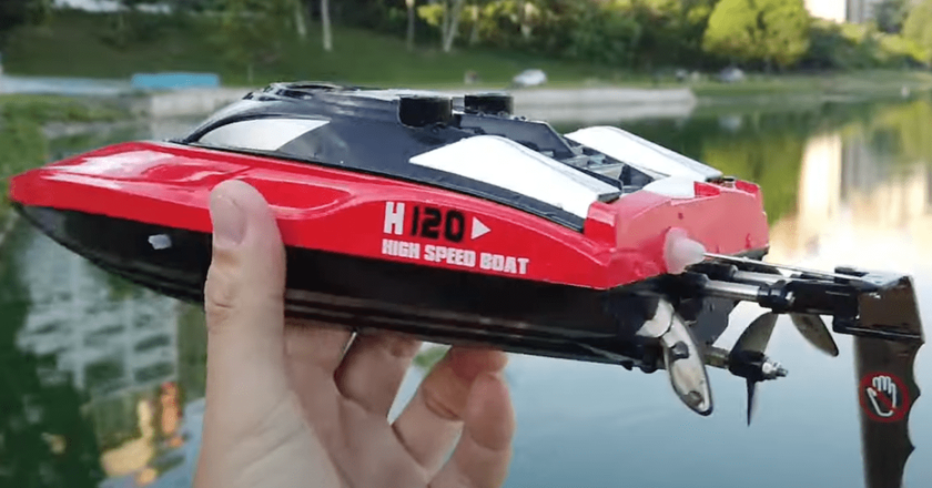 DEERC H120 Fast RC Boat remote control boat for pool