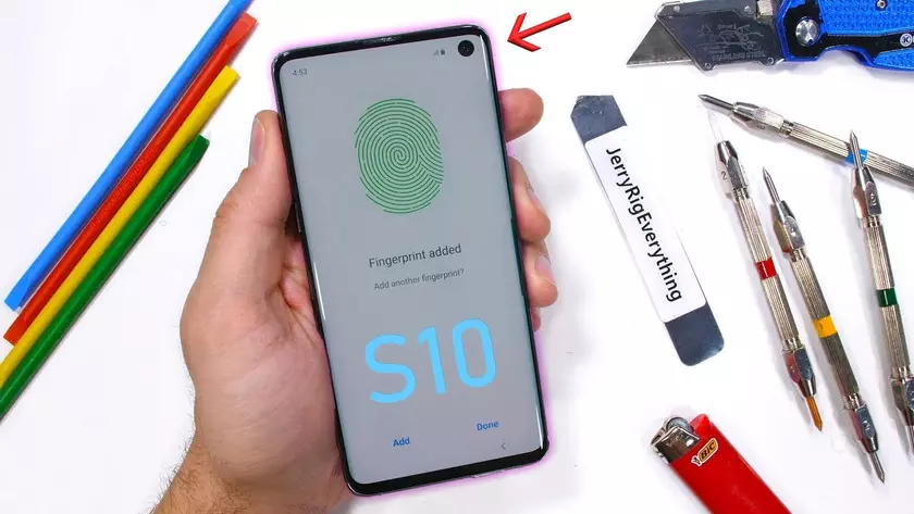 Samsung Galaxy S10 прошел тест на прочность от JerryRigEverything
