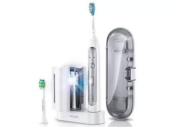 Умная зубная щетка Philips научит правильно чистить зубы