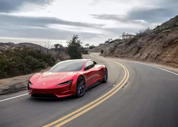 Tesla Roadster: девять лет ожидания и 50 000$ за место в очереди