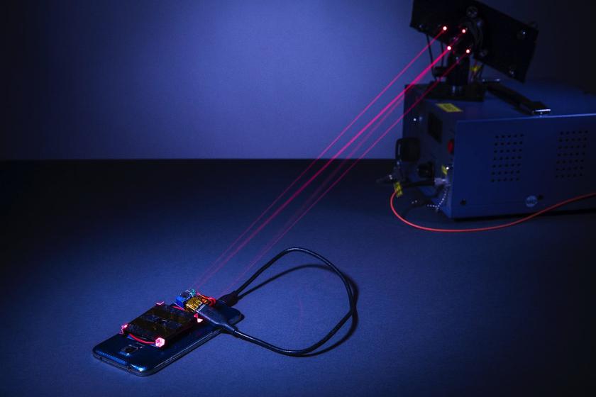 Ученые создали лазер для подзарядки смартфона на расстоянии