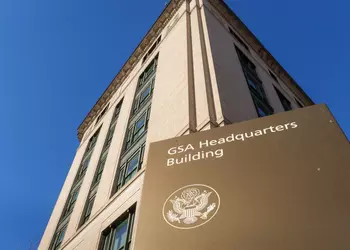 Илон Маск запускает собственный чат-бот для правительственных работников