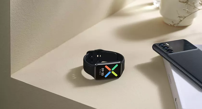 Смарт-часы OPPO Watch Free поступят в продажу в Украине по сниженной цене