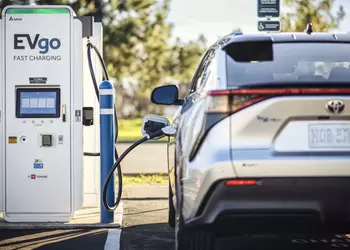 Новые аккумуляторы Toyota для электромобилей прослужат 40 лет