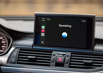 Голосовой режим ChatGPT стал доступен в Apple CarPlay: что нужно знать пользователям
