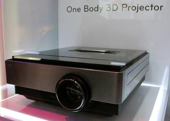 Проекторы LG на CES, включая первый в мире 3D-проектор CF3D