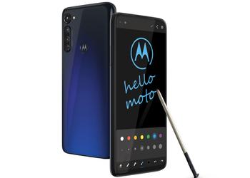 Первый пошел: Motorola начала обновлять свои смартфоны до Android 11