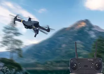 Eachine E58: клон DJI Mavic с FullHD-камерой за $52