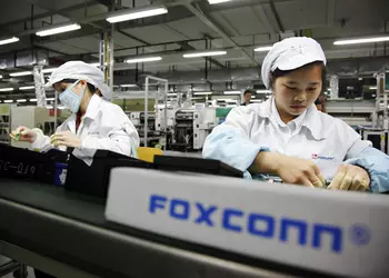 Thousands of employees fired from Foxconn's largest factory, iPhone shipments under threat