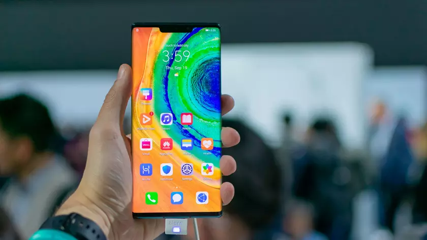 Первая партия Huawei Mate 30 Pro в России разошлась за несколько часов